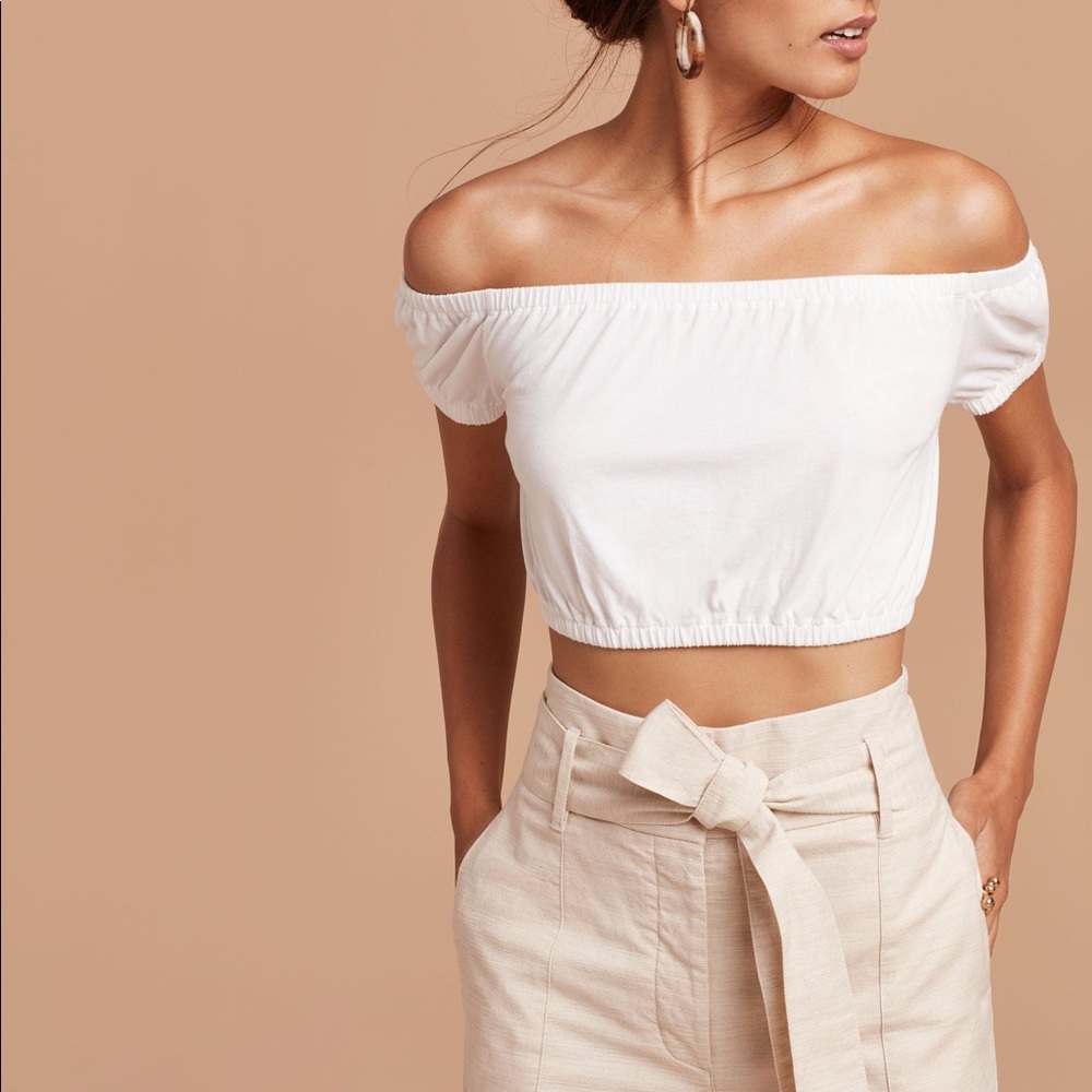🌹Host Pick🌹 NWT Aritzia Wilfred Adelisa Crop Top
